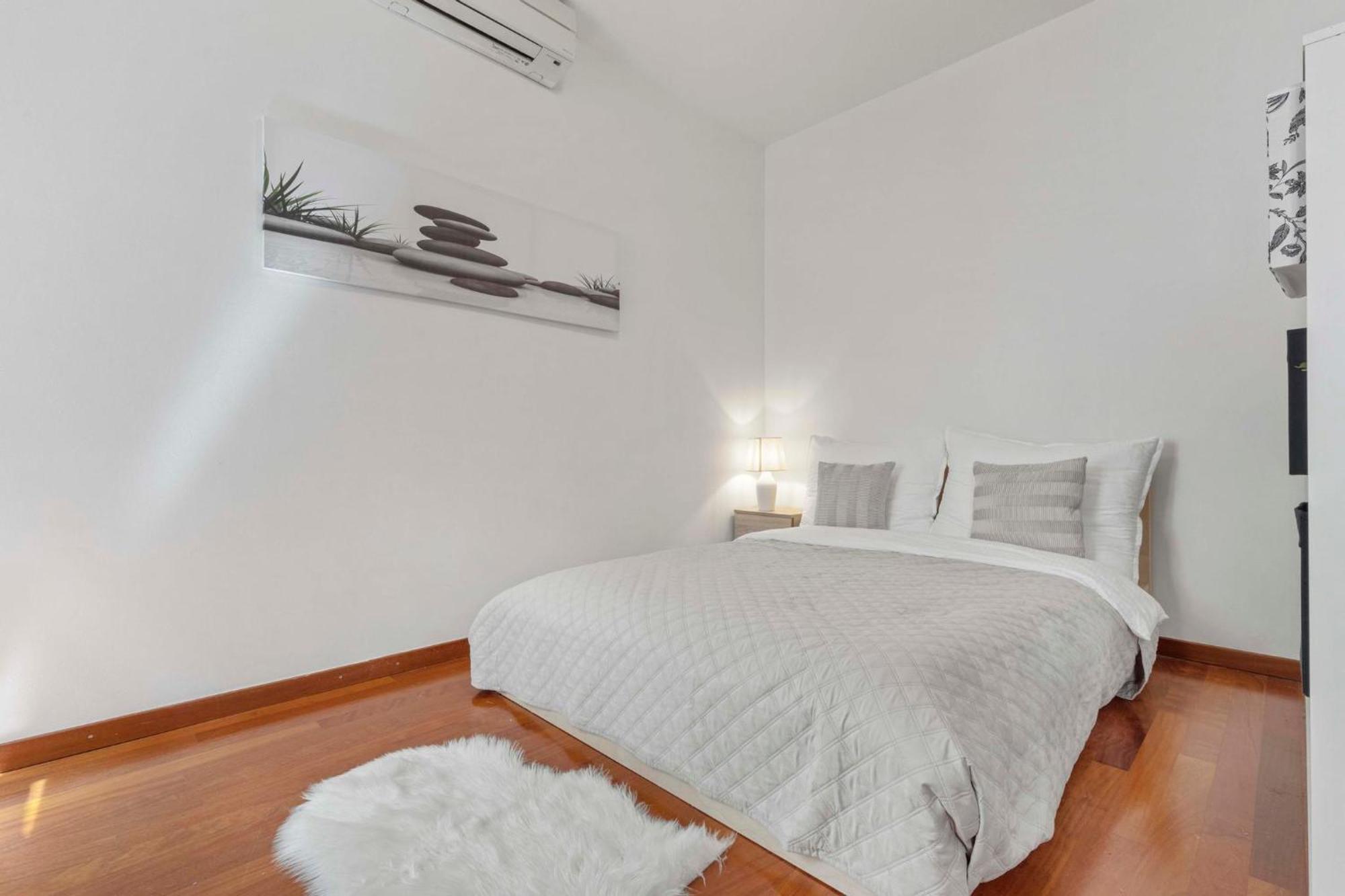 Charming Apartment In The Heart Of Братислава Экстерьер фото