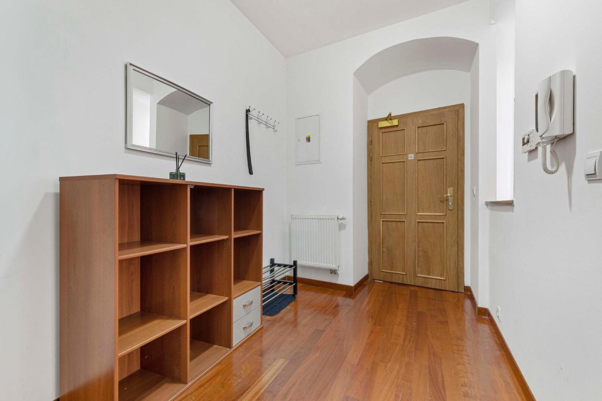Charming Apartment In The Heart Of Братислава Экстерьер фото