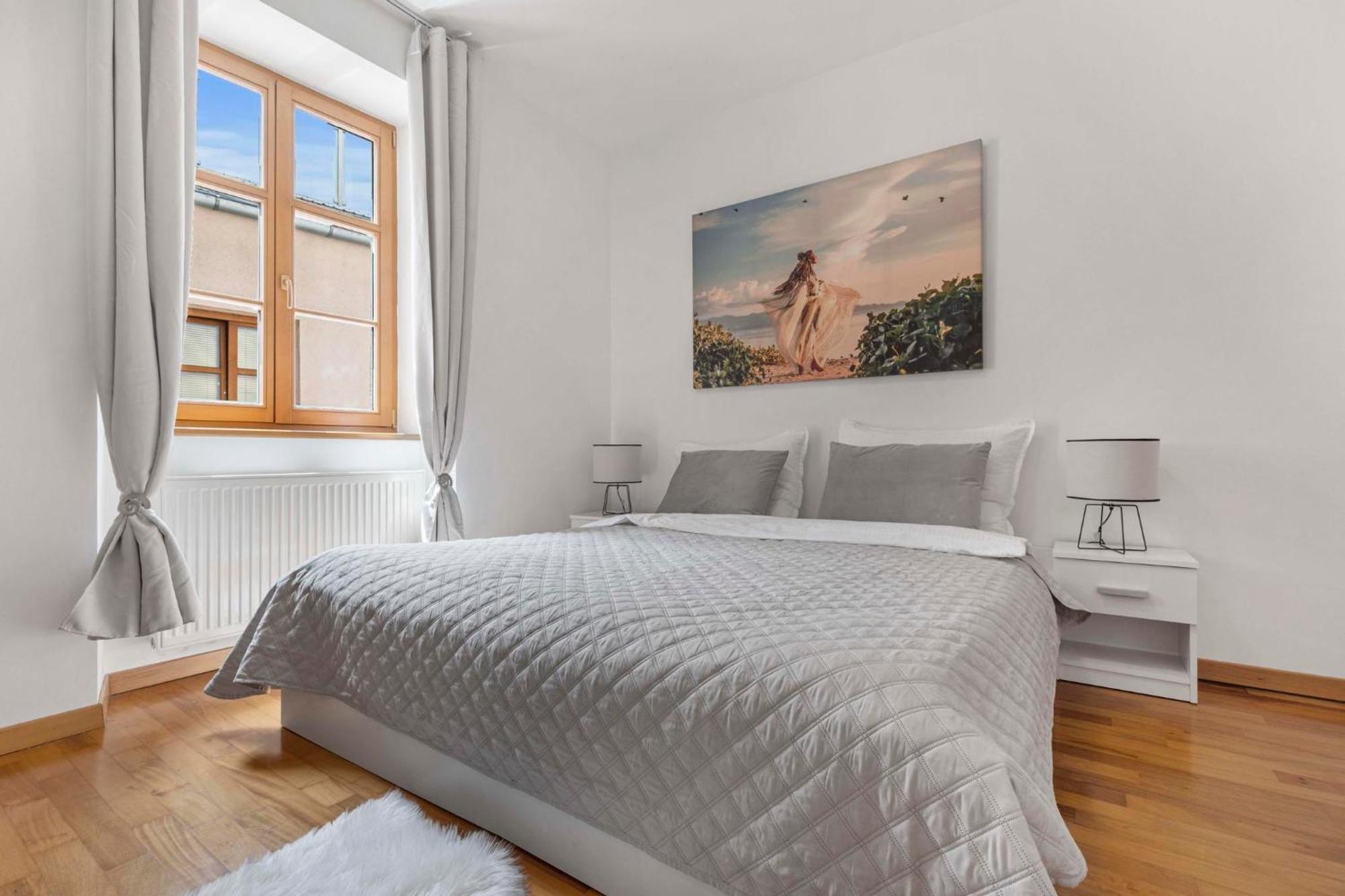 Charming Apartment In The Heart Of Братислава Экстерьер фото